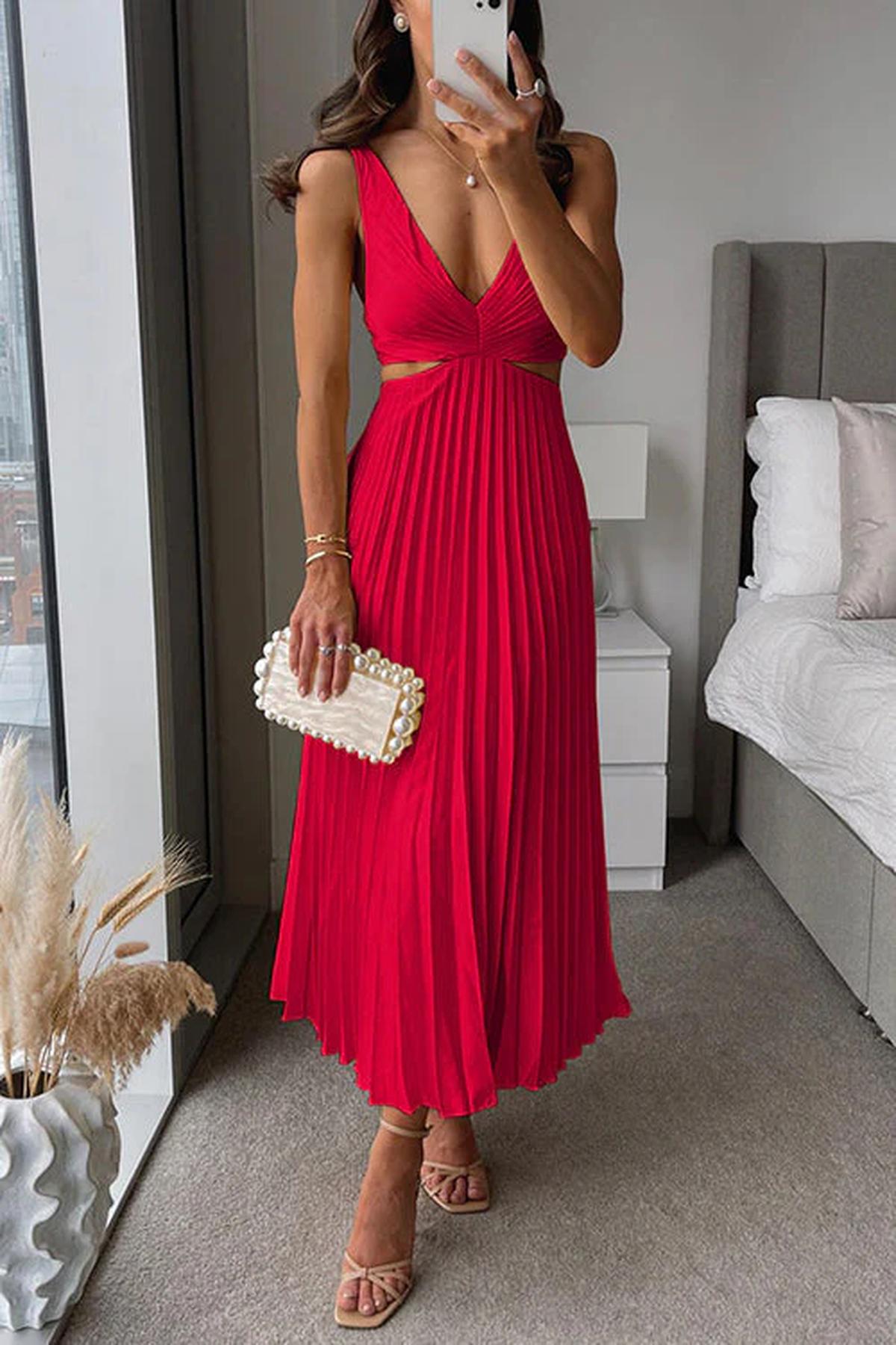 Elegant Pleated Maxi Dress